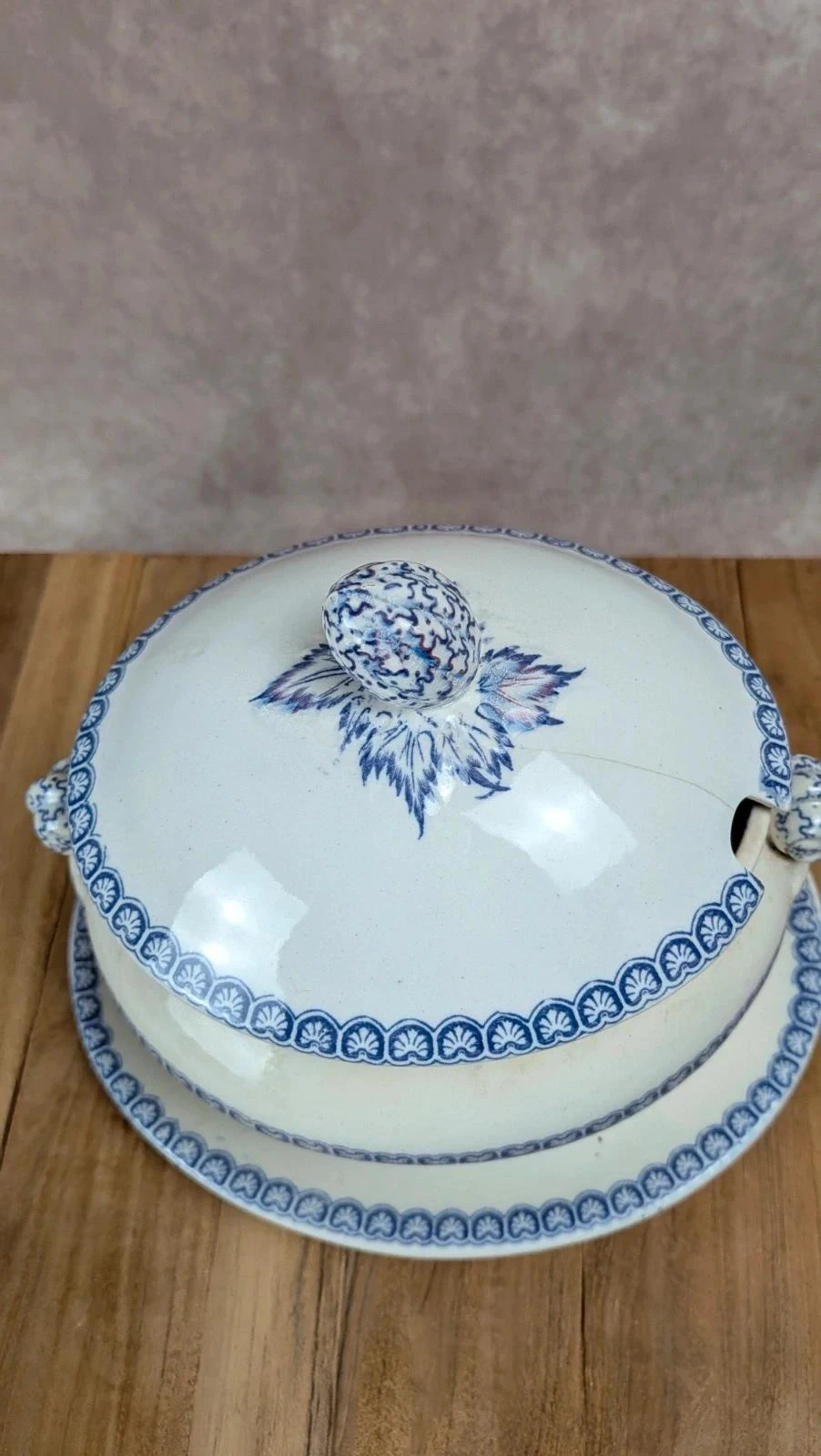 Salsera antigua inglesa de loza fina – decoración violeta – Siglo XIX – photo 2
